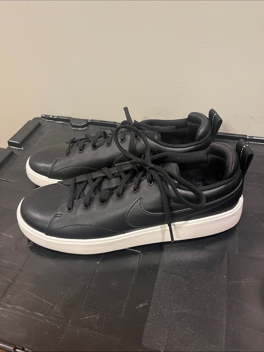 Nike Golf Course Classic Black White Spikeless Golf Shoes - Picture 3 of 9